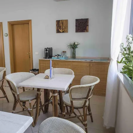 L'approdo Nocleg ze śniadaniem 3*