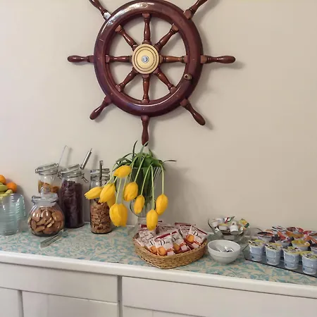 L'approdo Bed and Breakfast 3*